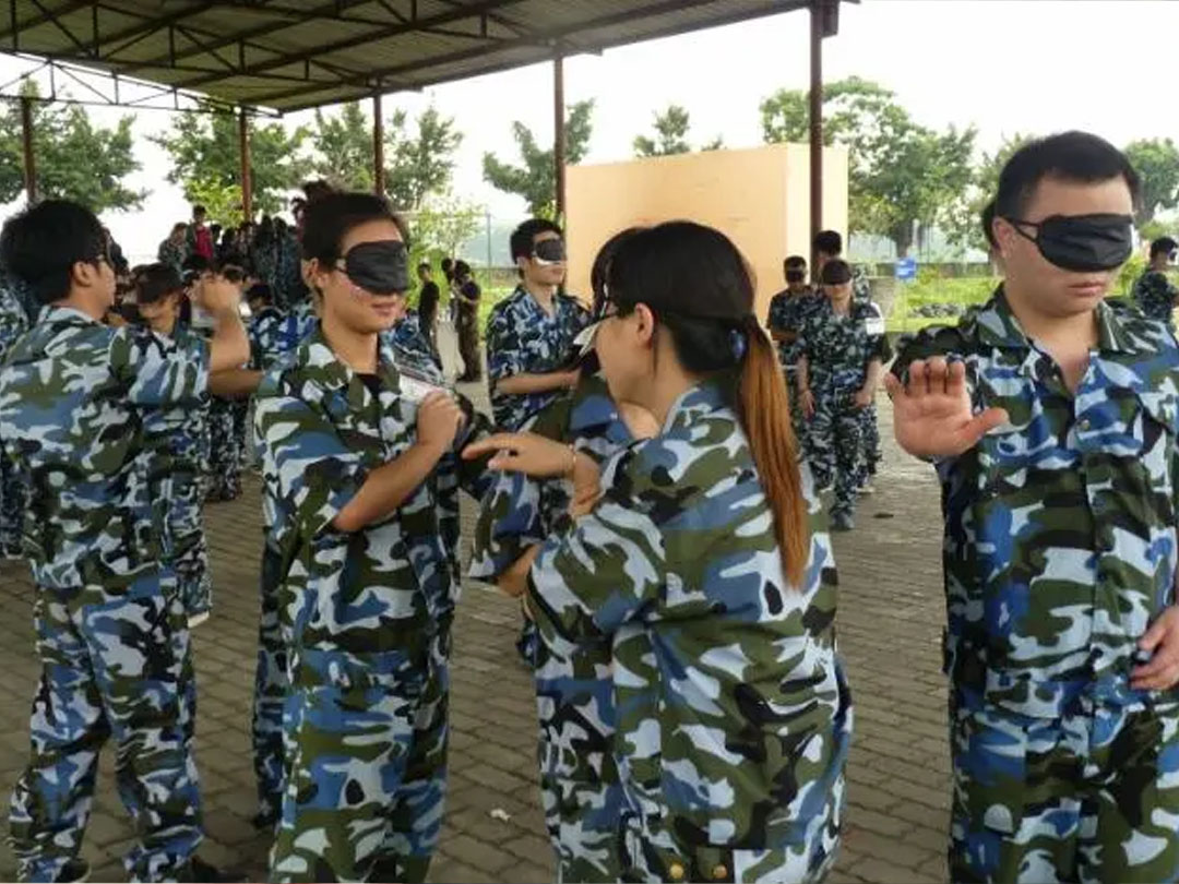 盲人摸象2.jpg